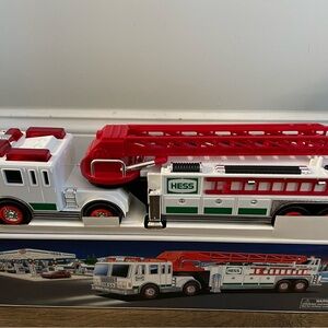2000 Hess Fire Truck Toy- NIB